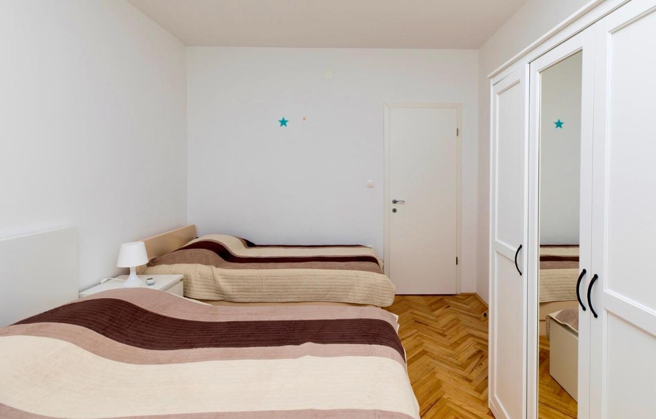 Apartments And Rooms Spiro มีมิตเซ ภายนอก รูปภาพ