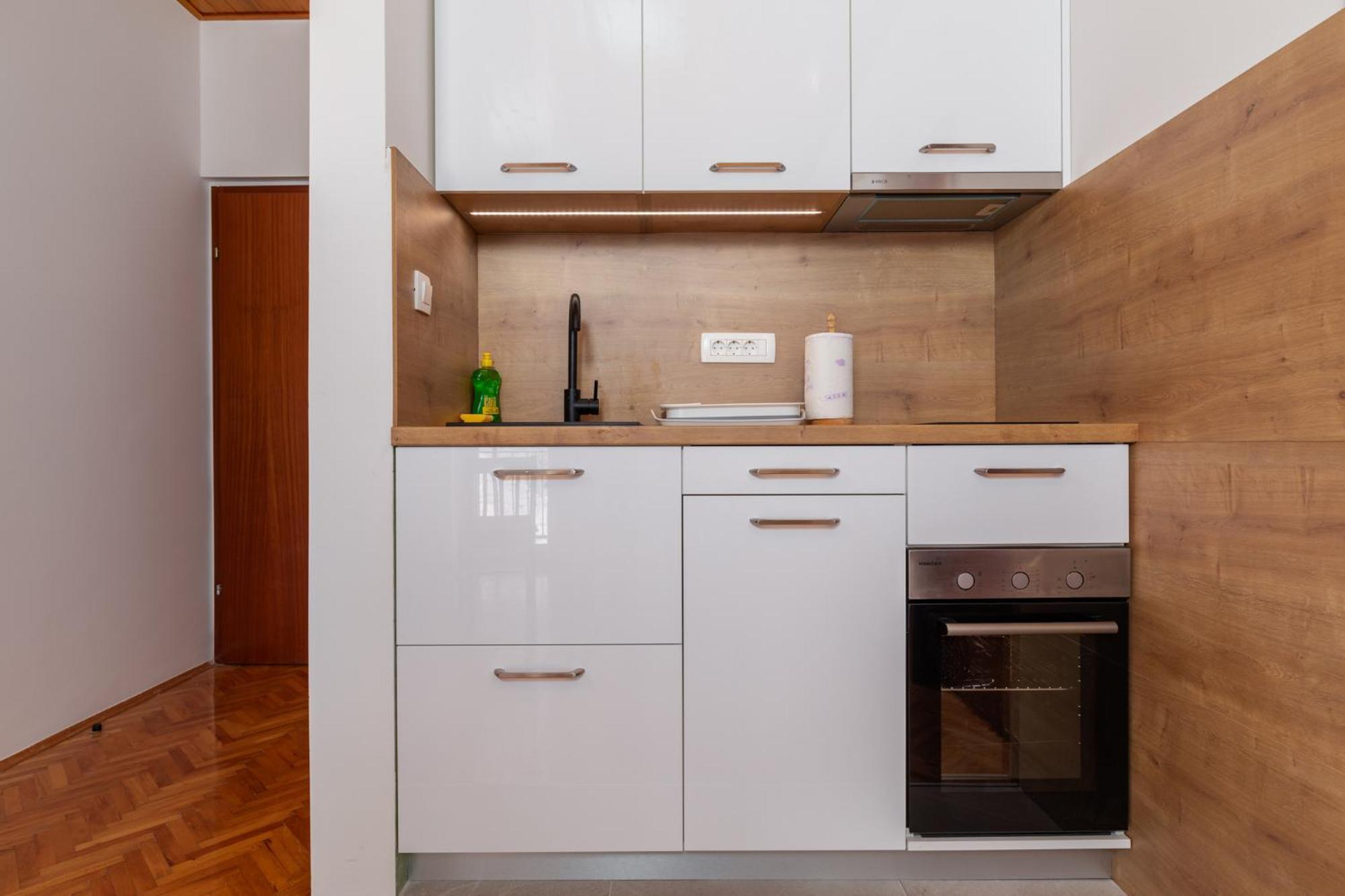 Apartments And Rooms Spiro มีมิตเซ ภายนอก รูปภาพ
