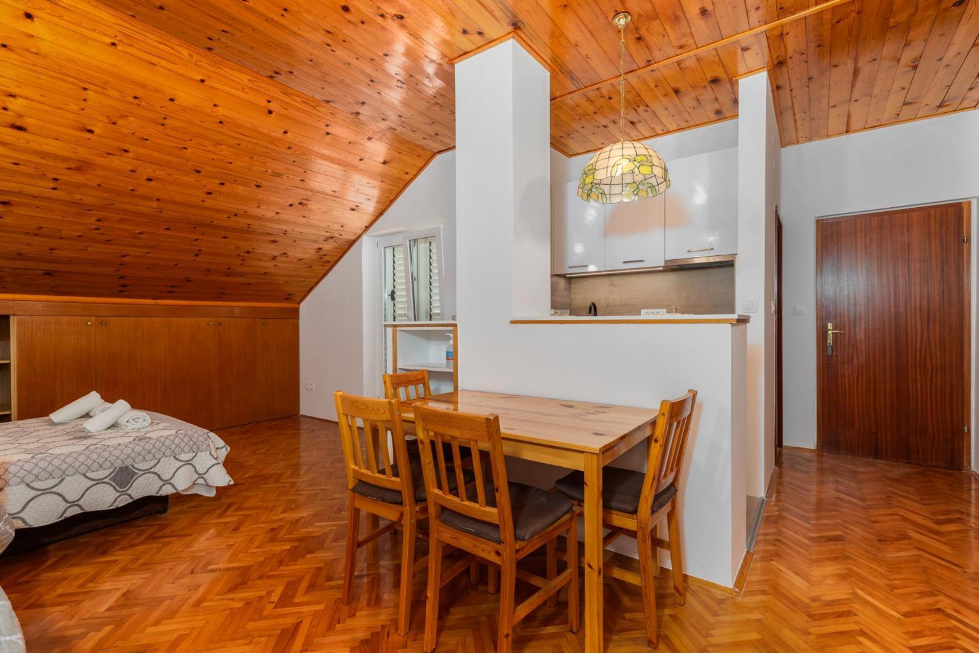 Apartments And Rooms Spiro มีมิตเซ ภายนอก รูปภาพ