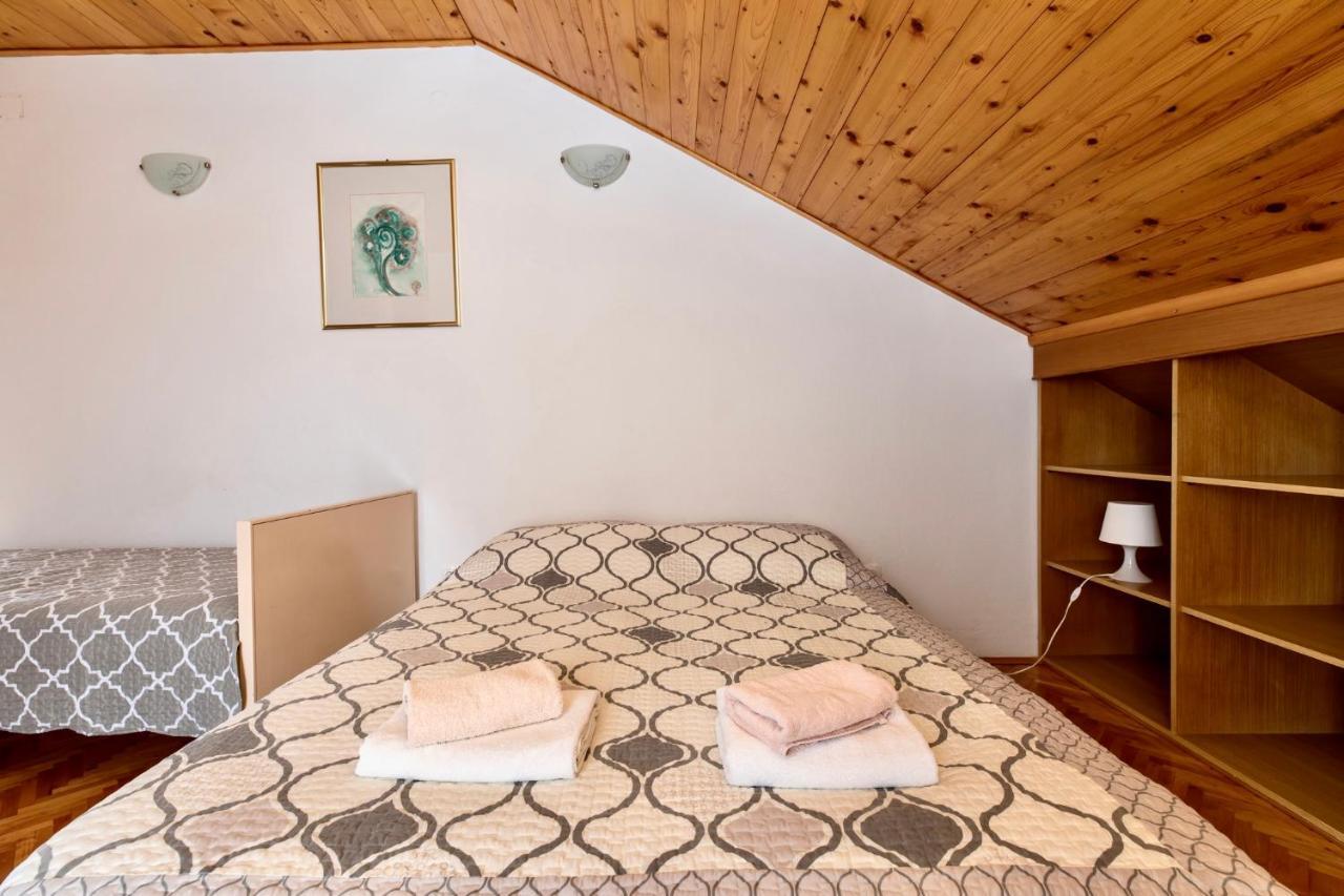 Apartments And Rooms Spiro มีมิตเซ ภายนอก รูปภาพ